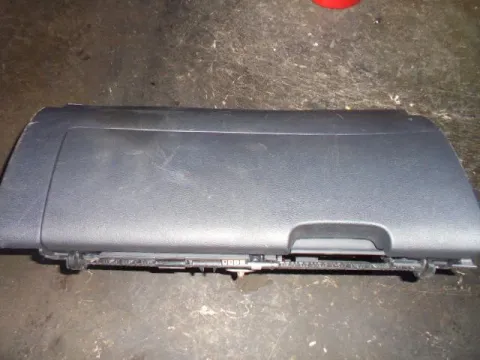 Ντουλαπάκι για SKODA OCTAVIA (2008 - 2013) 5 (1Z3-5) *Γ* Ντουλαπάκι για SKODA OCTAVIA (2008 - 2013) 5 (1Z3-5) *Γ*