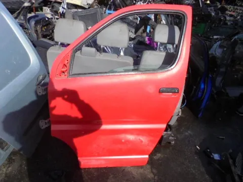 Πόρτα Εμπρός Αριστερή για TOYOTA HI-ACE (1996 - 2006) (XH10) Πόρτα Εμπρός Αριστερή για TOYOTA HI-ACE (1996 - 2006) (XH10)