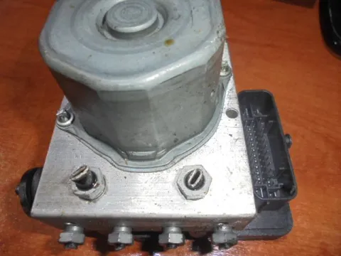 Μονάδα ABS A0004313900 για MERCEDES B - CLASS (2012 - 2014) (W246) Μονάδα ABS A0004313900 για MERCEDES B - CLASS (2012 - 2014) (W246)