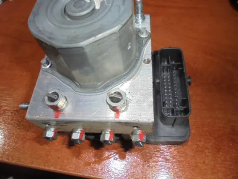 Μονάδα ABS 1J0614117B για VW GOLF (1998 - 2004) Mk4 (1J1) Μονάδα ABS 1J0614117B για VW GOLF (1998 - 2004) Mk4 (1J1)