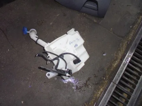 Δοχείο Υαλοκαθαριστήρων Με Μοτέρ για FORD FOCUS (2014 - ) Δοχείο Υαλοκαθαριστήρων Με Μοτέρ για FORD FOCUS (2014 - )
