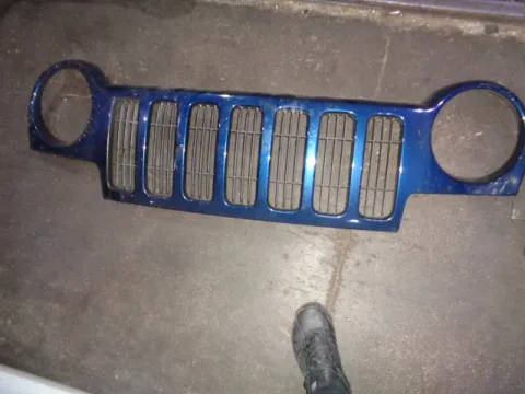 Μάσκα για JEEP CHEROKEE (2002 -2005) (KJ) Μάσκα για JEEP CHEROKEE (2002 -2005) (KJ)