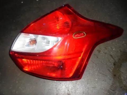 Φανάρι Πίσω Δεξί ΕΛΛΑΤΩΜΑΤΙΚΟ για FORD FOCUS (2011 - 2014) () Φανάρι Πίσω Δεξί ΕΛΛΑΤΩΜΑΤΙΚΟ για FORD FOCUS (2011 - 2014) ()