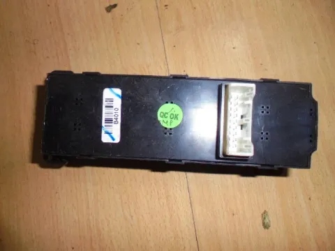 Διακόπτης Παραθύρων Κεντρικός Αριστερής 4ΠΛΟΣ 18 ΠΙΝ για HYUNDAI i10 (2014 - ) - 