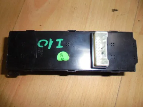 Διακόπτης Παραθύρων Κεντρικός Αριστερής 4ΠΛΟΣ 18ΠΙΝ για HYUNDAI i10 (2014 - ) - 