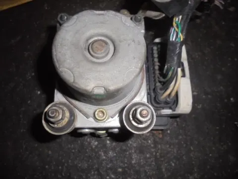 Μονάδα ABS 8954152110 για TOYOTA YARIS (1999 - 2002) (XP10) Μονάδα ABS 8954152110 για TOYOTA YARIS (1999 - 2002) (XP10)