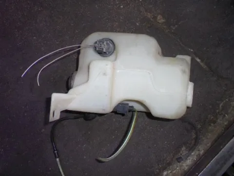 Δοχείο Υαλοκαθαριστήρων Με Μοτέρ για VW GOLF (1998 - 2004) Mk4 (1J1) Δοχείο Υαλοκαθαριστήρων Με Μοτέρ για VW GOLF (1998 - 2004) Mk4 (1J1)