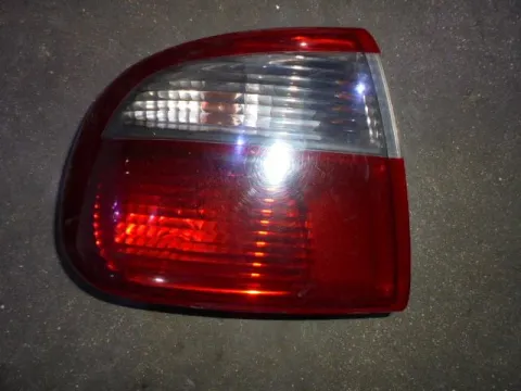 Φανάρι Πίσω Αριστερό Ραγισμένο για SEAT TOLEDO (1999 - 2005) (1M) Φανάρι Πίσω Αριστερό Ραγισμένο για SEAT TOLEDO (1999 - 2005) (1M)