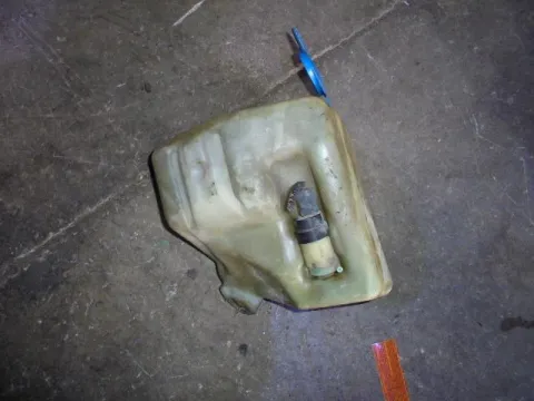 Δοχείο Υαλοκαθαριστήρων Με Μοτέρ για SEAT TOLEDO (1995 - 1998) (1LZ) Δοχείο Υαλοκαθαριστήρων Με Μοτέρ για SEAT TOLEDO (1995 - 1998) (1LZ)