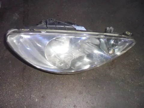 Φανάρι Εμπρός Δεξί ραγισμενο για PEUGEOT 206 (2002 - 2008) SW -  Φανάρι Εμπρός Δεξί ραγισμενο για PEUGEOT 206 (2002 - 2008) SW -