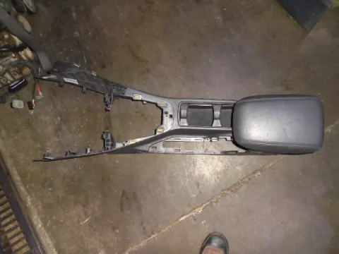 Υποβραχιόνιο(Τεμπέλης) για FORD FOCUS (2014 - )  *Γ* Υποβραχιόνιο(Τεμπέλης) για FORD FOCUS (2014 - )  *Γ*