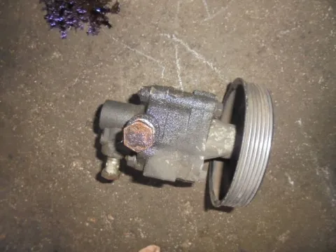 Αντλία Υδραυλικού Τιμονιού Μεταχειρισμένος για BMW 3 Series (1990 - 1995) (E36) Αντλία Υδραυλικού Τιμονιού Μεταχειρισμένος για BMW 3 Series (1990 - 1995) (E36)