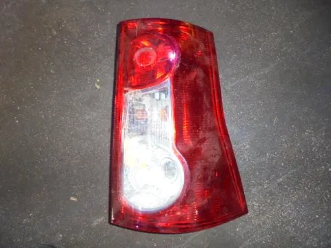 Φανάρι Πίσω Δεξί Λίγο Ραγισμένο Pick Up για DACIA LOGAN (2004 - 2008) (LS) Φανάρι Πίσω Δεξί Λίγο Ραγισμένο Pick Up για DACIA LOGAN (2004 - 2008) (LS)