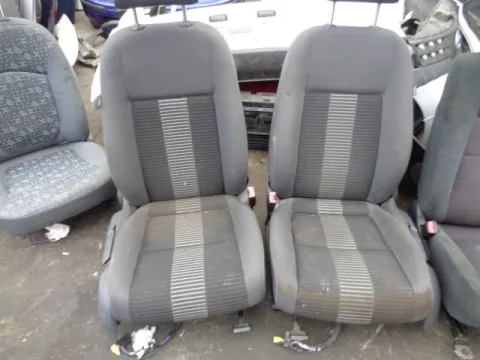 Καθίσματα Σετ Εμπρός Με Αερόσακους για VW GOLF (2004 - 2008) Mk5 (1K1) *Α* Καθίσματα Σετ Εμπρός Με Αερόσακους για VW GOLF (2004 - 2008) Mk5 (1K1) *Α*