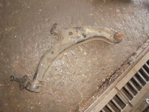 Ψαλίδι Εμπρός Δεξί για NISSAN ALMERA (2000 - 2002) (N16) Ψαλίδι Εμπρός Δεξί για NISSAN ALMERA (2000 - 2002) (N16)