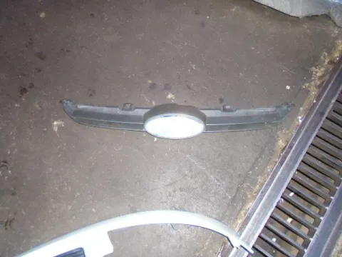 Μάσκα με Σήμα για FORD FIESTA (2008 - 2012) Mk6 (JA8) Μάσκα με Σήμα για FORD FIESTA (2008 - 2012) Mk6 (JA8)