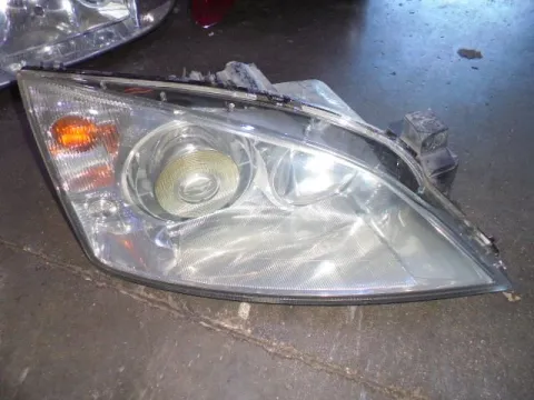 Φανάρι Εμπρός Δεξί ΧΕΝΟΝ για FORD MONDEO (2000 - 2003) Mk3a , (2003 - 2007) Mk3b Φανάρι Εμπρός Δεξί ΧΕΝΟΝ για FORD MONDEO (2000 - 2003) Mk3a , (2003 - 2007) Mk3b