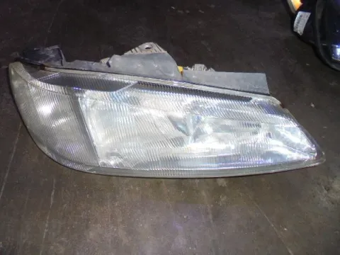 Φανάρι Εμπρός Δεξί ΡΑΓΙΣΜΕΝΗ ΒΑΣΗ για PEUGEOT 406 (1996 - 1999) (8B) Φανάρι Εμπρός Δεξί ΡΑΓΙΣΜΕΝΗ ΒΑΣΗ για PEUGEOT 406 (1996 - 1999) (8B)