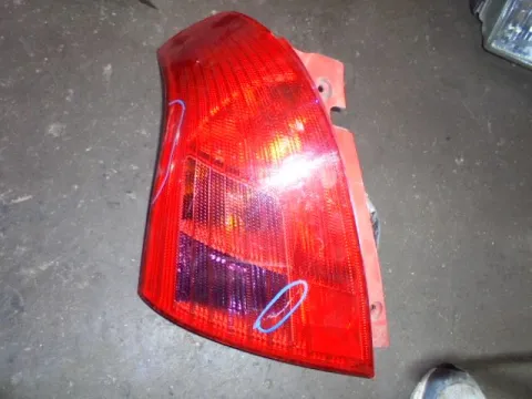Φανάρι Πίσω Αριστερό (Ελαττωματικό) για SUZUKI SWIFT (2006 - 2008) (RS) Φανάρι Πίσω Αριστερό (Ελαττωματικό) για SUZUKI SWIFT (2006 - 2008) (RS)