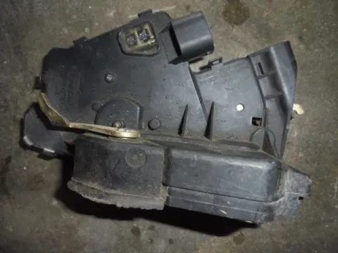Ηλεκτρομαγνητική Κλειδαριά Πίσω Δεξιά 7pin για BMW 3 Series (1999 - 2003) (E46) Ηλεκτρομαγνητική Κλειδαριά Πίσω Δεξιά 7pin για BMW 3 Series (1999 - 2003) (E46)