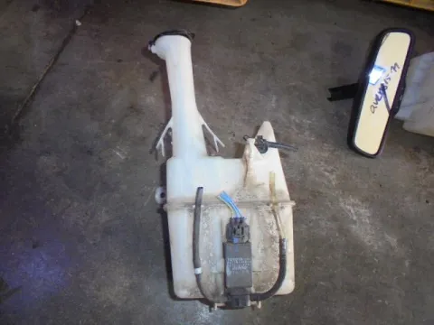 Δοχείο Υαλοκαθαριστήρων Με Μοτέρ για TOYOTA COROLLA (2000 - 2002) (ZE111) , (2002 - 2004) (E120) Δοχείο Υαλοκαθαριστήρων Με Μοτέρ για TOYOTA COROLLA (2000 - 2002) (ZE111) , (2002 - 2004) (E120)