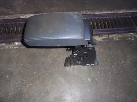 Υποβραχιόνιο(Τεμπέλης) για SKODA OCTAVIA (2008 - 2013) 5 (1Z3-5) *Γ* Υποβραχιόνιο(Τεμπέλης) για SKODA OCTAVIA (2008 - 2013) 5 (1Z3-5) *Γ*