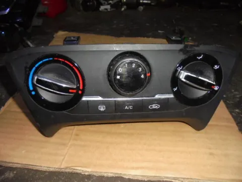 Χειριστήρια Καλοριφέρ   (HC03LDK0024) για HYUNDAI i20 (2015 - ) Χειριστήρια Καλοριφέρ   (HC03LDK0024) για HYUNDAI i20 (2015 - )