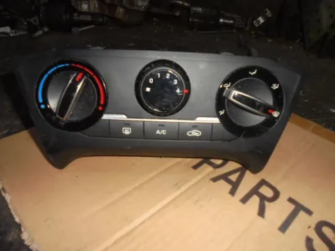 Χειριστήρια Καλοριφέρ (97250C8130) για HYUNDAI i20 (2015 - ) Χειριστήρια Καλοριφέρ (97250C8130) για HYUNDAI i20 (2015 - )