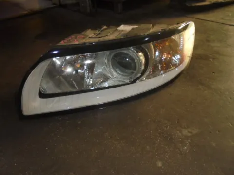 Φανάρι Εμπρός Αριστερό για VOLVO S40 (2008 - ) (MS) Φανάρι Εμπρός Αριστερό για VOLVO S40 (2008 - ) (MS)