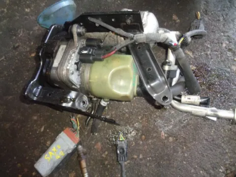 Αντλία ΗλεκτροΥδραυλικού Τιμονιού για VOLVO S40 (2004 - 2007) (MS) Αντλία ΗλεκτροΥδραυλικού Τιμονιού για VOLVO S40 (2004 - 2007) (MS)