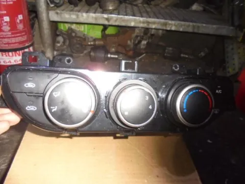Χειριστήρια Καλοριφέρ (97250-Β4ΧΧΧ) για HYUNDAI i10 (2014 - ) ΠΑΛΕΤΑ 1 *239582* Χειριστήρια Καλοριφέρ (97250-Β4ΧΧΧ) για HYUNDAI i10 (2014 - ) ΠΑΛΕΤΑ 1 *239582*