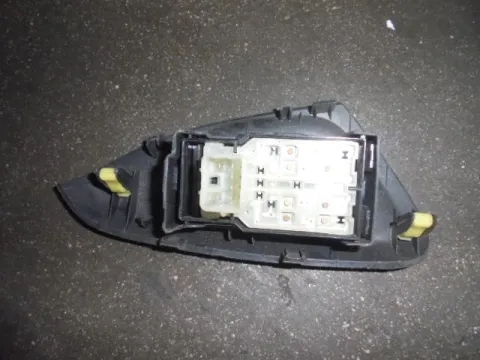 Διακόπτης Παραθύρων Κεντρικός Αριστερής 6Pin για TOYOTA AYGO (2014 - 2017) , CITROEN C1 (2014 - ) , PEUGEOT 108 -  Διακόπτης Παραθύρων Κεντρικός Αριστερής 6Pin για TOYOTA AYGO (2014 - 2017) , CITROEN C1 (2014 - ) , PEUGEOT 108 -