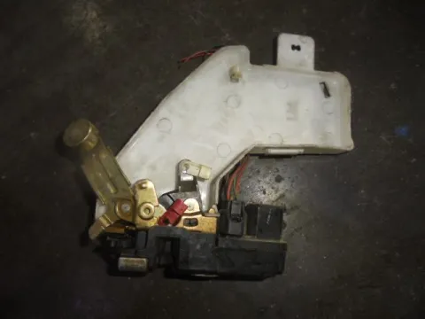 Ηλεκτρομαγνητική Κλειδαριά Εμπρός Δεξιά  4Pin για JEEP CHEROKEE (2002 -2005) (KJ) Ηλεκτρομαγνητική Κλειδαριά Εμπρός Δεξιά  4Pin για JEEP CHEROKEE (2002 -2005) (KJ)