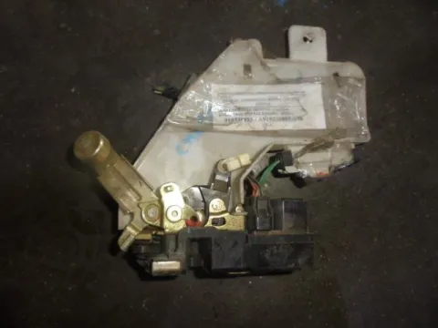 Ηλεκτρομαγνητική Κλειδαριά Εμπρός Δεξιά  4Pin για JEEP CHEROKEE (2002 -2005) (KJ) Ηλεκτρομαγνητική Κλειδαριά Εμπρός Δεξιά  4Pin για JEEP CHEROKEE (2002 -2005) (KJ)