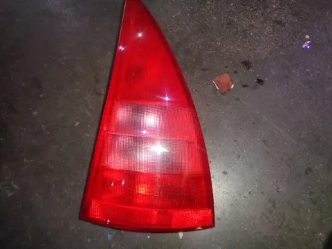 Φανάρι Πίσω Αριστερό (Ελαττωματικό) για CITROEN C3 (2002 - 2006) (FC) Φανάρι Πίσω Αριστερό (Ελαττωματικό) για CITROEN C3 (2002 - 2006) (FC)