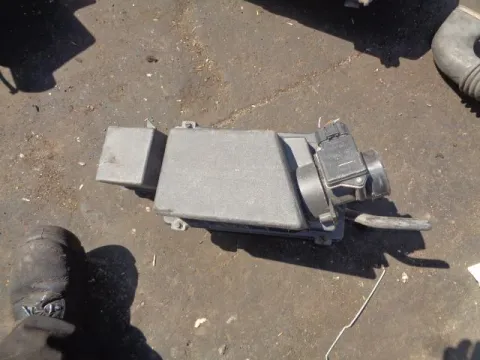 Φιλτροκούτι με Airflow 98AB12B579-DA για FORD FOCUS (1998 - 2001) Mk1a *ΔΒ* Φιλτροκούτι με Airflow 98AB12B579-DA για FORD FOCUS (1998 - 2001) Mk1a *ΔΒ*
