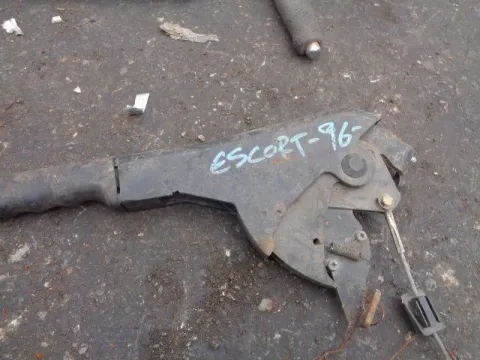 Καστάνια Χειροφρένου για FORD ESCORT (1995 - 1998) MK7 *ΔΒ* Καστάνια Χειροφρένου για FORD ESCORT (1995 - 1998) MK7 *ΔΒ*