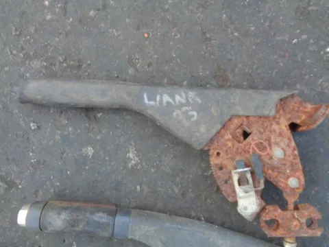 Καστάνια Χειροφρένου για SUZUKI LIANA (2001 - 2004) (RH) *ΔΒ* Καστάνια Χειροφρένου για SUZUKI LIANA (2001 - 2004) (RH) *ΔΒ*
