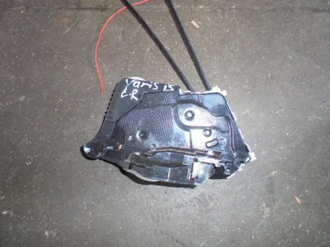 Ηλεκτρομαγνητική Κλειδαριά Εμπρός Δεξιά 6pin για TOYOTA YARIS (2015 - 2017) Ηλεκτρομαγνητική Κλειδαριά Εμπρός Δεξιά 6pin για TOYOTA YARIS (2015 - 2017)