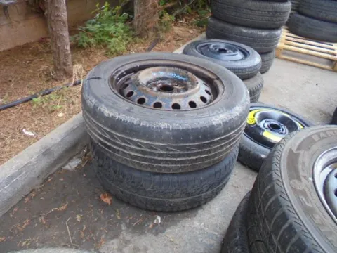 Ζαντολάστιχο 2ΑΔΑ LASSA 195/60/R15 (2106) για TOYOTA COROLLA (2002 - 2004) (E120) , (2004 - 2007) (E120) *Δ* -  Ζαντολάστιχο 2ΑΔΑ LASSA 195/60/R15 (2106) για TOYOTA COROLLA (2002 - 2004) (E120) , (2004 - 2007) (E120) *Δ* -