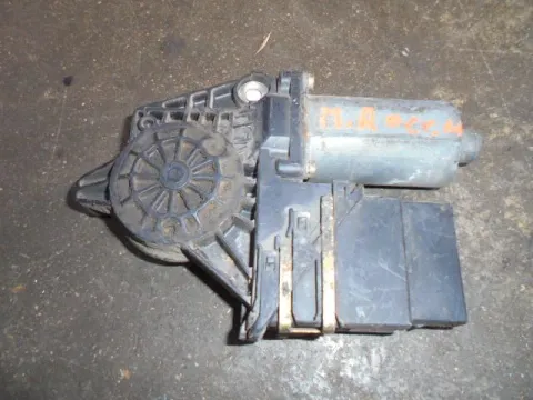 Γρύλος Παραθύρου Μοτερ Πίσω Δεξί για SKODA OCTAVIA (1997 - 2000) 4 (1U2-5) , (2000 - 2008) 4 (1U2-5) Γρύλος Παραθύρου Μοτερ Πίσω Δεξί για SKODA OCTAVIA (1997 - 2000) 4 (1U2-5) , (2000 - 2008) 4 (1U2-5)