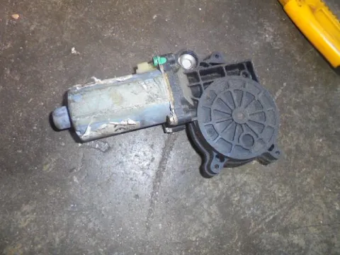 Γρύλος Παραθύρου Μοτερ Δεξί για VW POLO (1994 - 1999) (6N1) Hatchback - 3dr Γρύλος Παραθύρου Μοτερ Δεξί για VW POLO (1994 - 1999) (6N1) Hatchback - 3dr