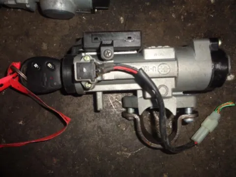 Διακόπτης Μίζας 96465962 για CHEVROLET - DAEWOO MATIZ (2005 - 2010) (M200) Διακόπτης Μίζας 96465962 για CHEVROLET - DAEWOO MATIZ (2005 - 2010) (M200)