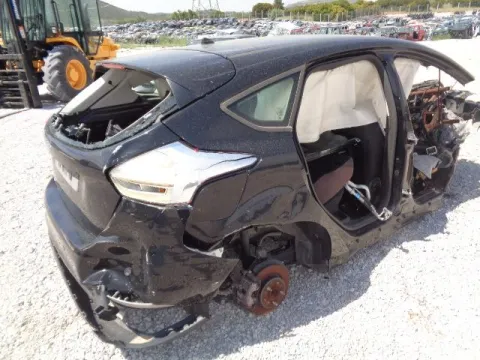 Τροπέτο Αμάξι Κουφάρι για FORD FOCUS (2014 - ) *ΔΒ* Τροπέτο Αμάξι Κουφάρι για FORD FOCUS (2014 - ) *ΔΒ*