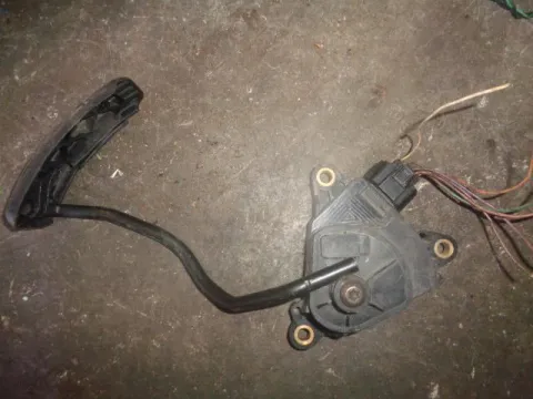 Πετάλ Γκαζιού 8200153268 για RENAULT MEGANE (2002 - 2005) (LM) (KM) (EM) (CM) 1500 (K9K722) Diesel 82 dCi Πετάλ Γκαζιού 8200153268 για RENAULT MEGANE (2002 - 2005) (LM) (KM) (EM) (CM) 1500 (K9K722) Diesel 82 dCi