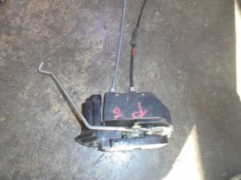 Ηλεκτρομαγνητική Κλειδαριά Εμπρός Δεξιά 5pin για HYUNDAI i10 (2008 - 2011) Ηλεκτρομαγνητική Κλειδαριά Εμπρός Δεξιά 5pin για HYUNDAI i10 (2008 - 2011)