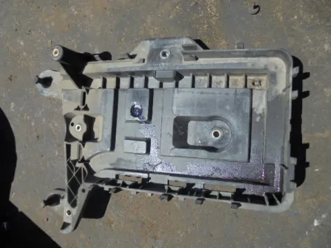 Βάση Μπαταρίας για VW SCIROCCO (2008 - 2014) (137) 1400 (CAVD) Petrol 160 TSI *Δ* Βάση Μπαταρίας για VW SCIROCCO (2008 - 2014) (137) 1400 (CAVD) Petrol 160 TSI *Δ*