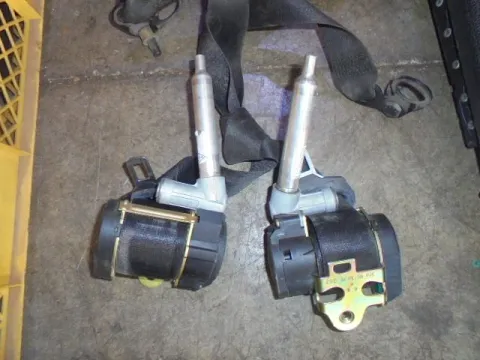 Ζώνη Ασφαλείας Σετ Αριστερή Δεξιά για MERCEDES A - CLASS (2001 - 2004) (W168) Ζώνη Ασφαλείας Σετ Αριστερή Δεξιά για MERCEDES A - CLASS (2001 - 2004) (W168)