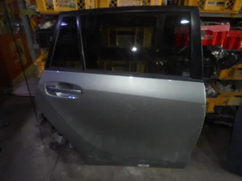 Πόρτα Πίσω Δεξιά για TOYOTA VERSO (2009 - 2012) Mpv 5dr *Ε* Πόρτα Πίσω Δεξιά για TOYOTA VERSO (2009 - 2012) Mpv 5dr *Ε*