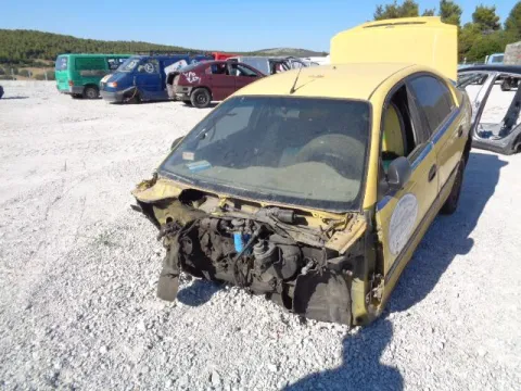Τροπέτο Αμάξι Κουφάρι με Πίσω Άξονα για TOYOTA AVENSIS (2000 - 2003) (T220) Sedan - 4dr *ΔΒ* -  Τροπέτο Αμάξι Κουφάρι με Πίσω Άξονα για TOYOTA AVENSIS (2000 - 2003) (T220) Sedan - 4dr *ΔΒ* -